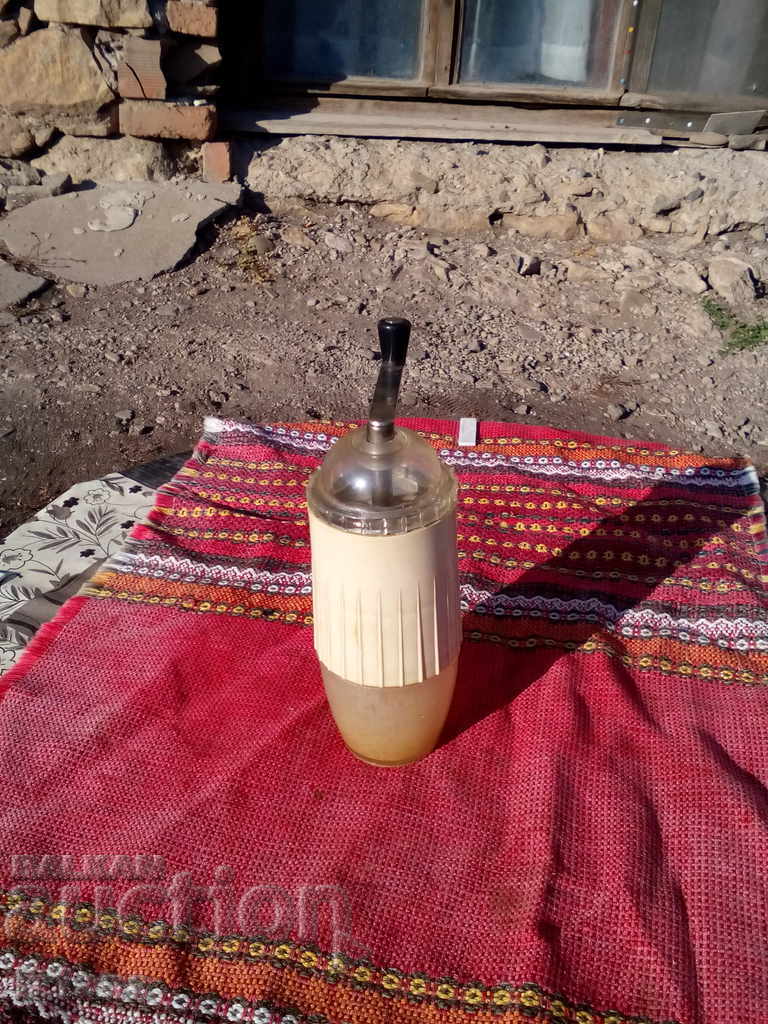 Delivery of An old coffee grinder, a mill, a coffee grinder Delivery of An old coffee grinder, a mill, a coffee grinder