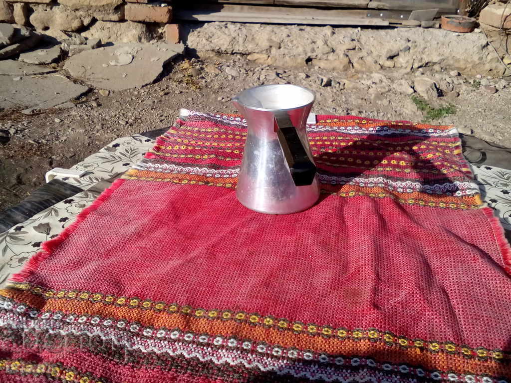 Παράδοση Παλιά πίδακα αλουμινίου Παράδοση Παλιά πίδακα αλουμινίου