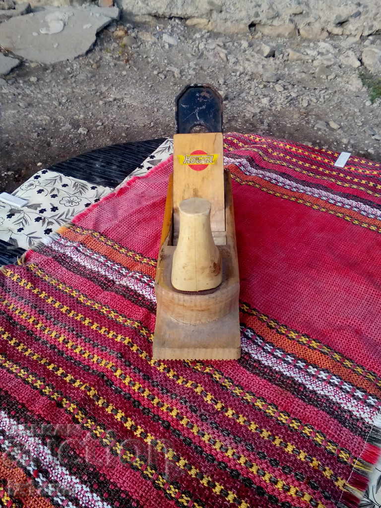 Delivery of Old Carpenter Rande Howal Delivery of Old Carpenter Rande Howal