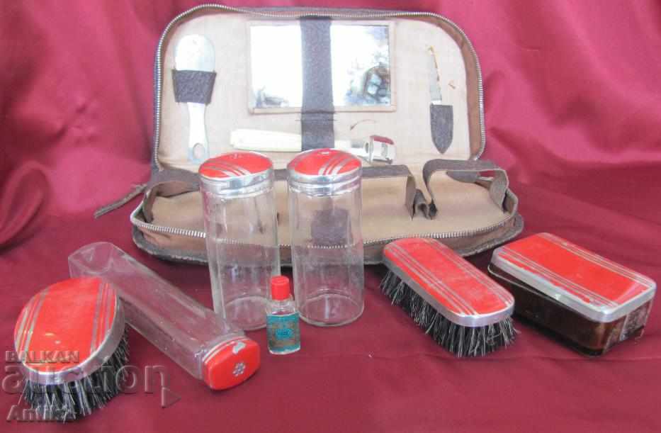 Delivery of 40s Toilet Kit Germany