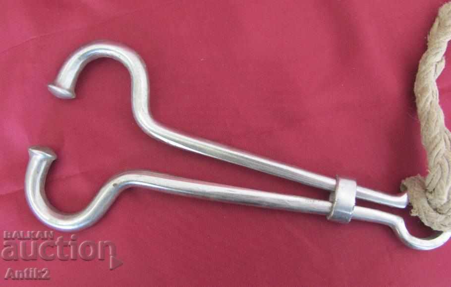 Auction 30's Antique Bull Runner Tool Auction 30's Antique Bull Runner Tool