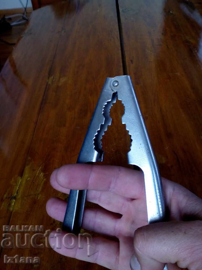 Δημοπρασία παλιά orehotroshachka Δημοπρασία παλιά orehotroshachka