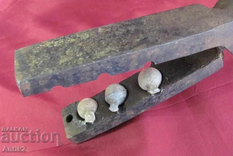 1600s Musket Lead Bullet Matrix very rare - 5 1600s Musket Lead Bullet Matrix very rare - 5