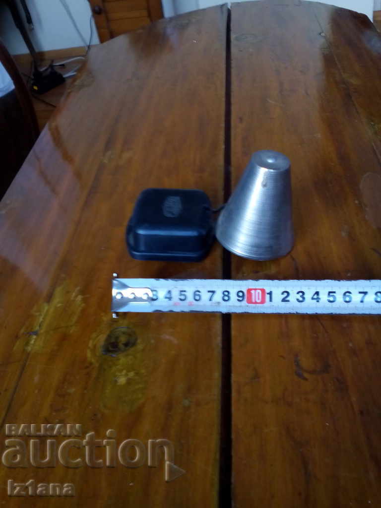 Vechi clopot Sigeba cu preț 45.00 BGN | € 23.01 Vechi clopot Sigeba cu preț 45.00 BGN | € 23.01