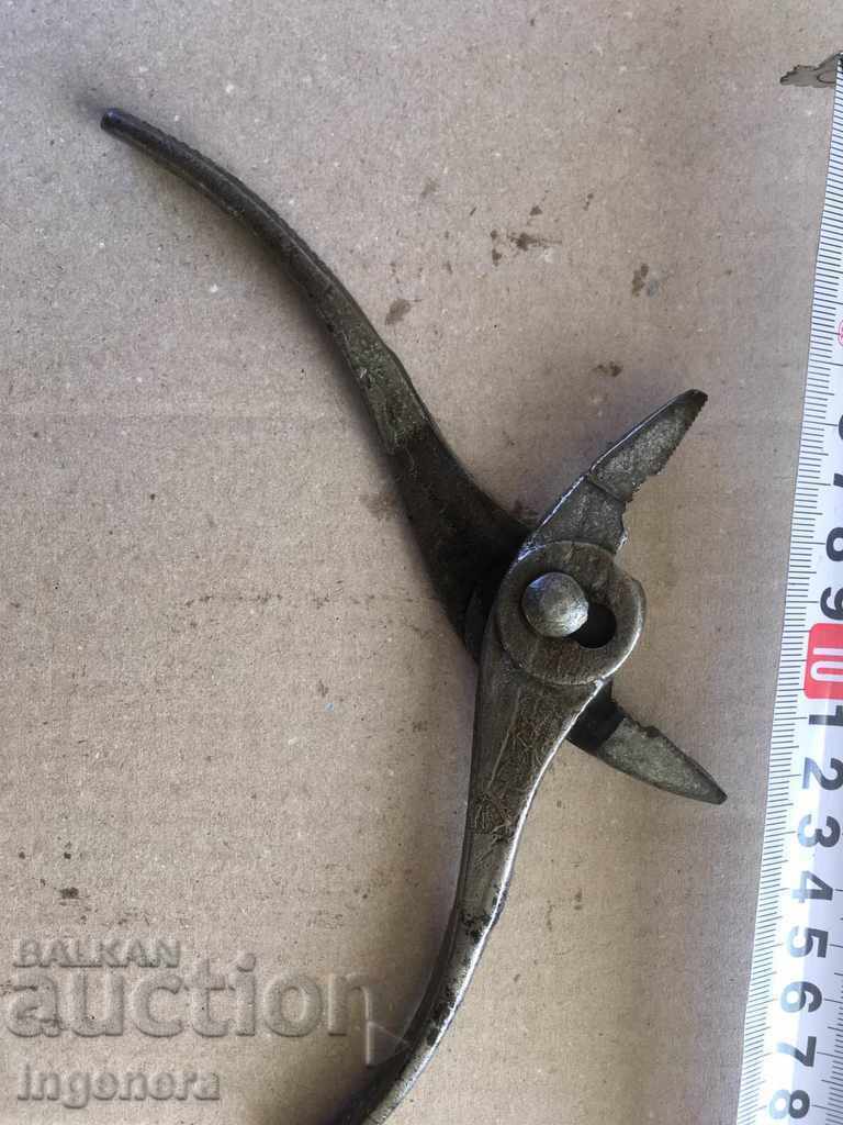 Licitație CLÊTE DE UCENIC VECHI