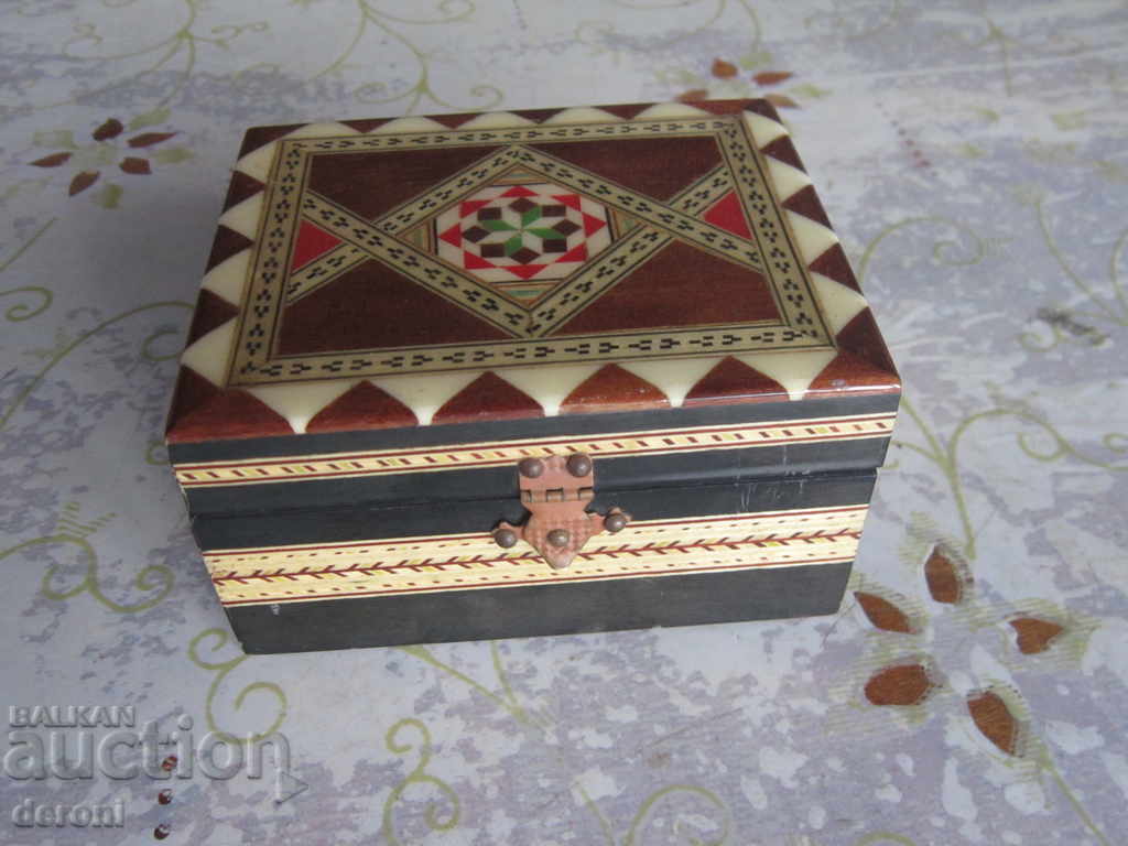 Уникална дървена кутия за бижута интаразия седеф - 7 Уникална дървена кутия за бижута интаразия седеф - 7