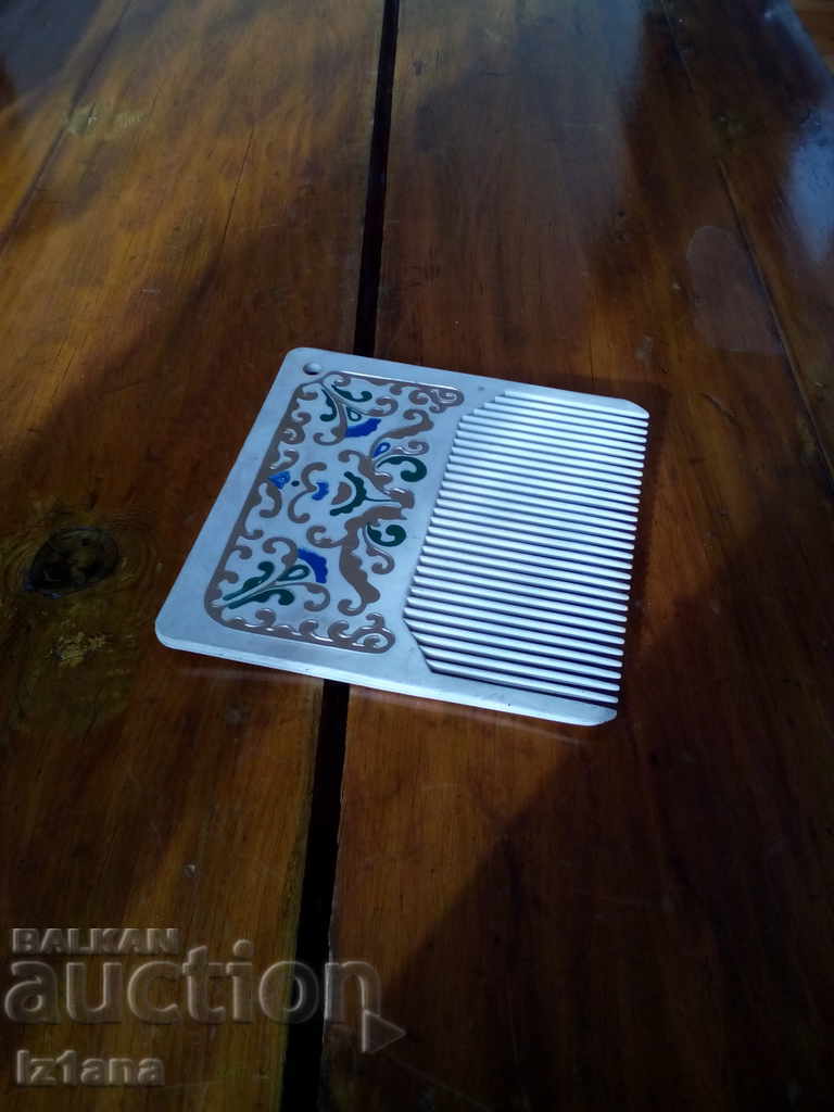 Old comb, comb with price 14.00 BGN | € 7.16 Old comb, comb with price 14.00 BGN | € 7.16