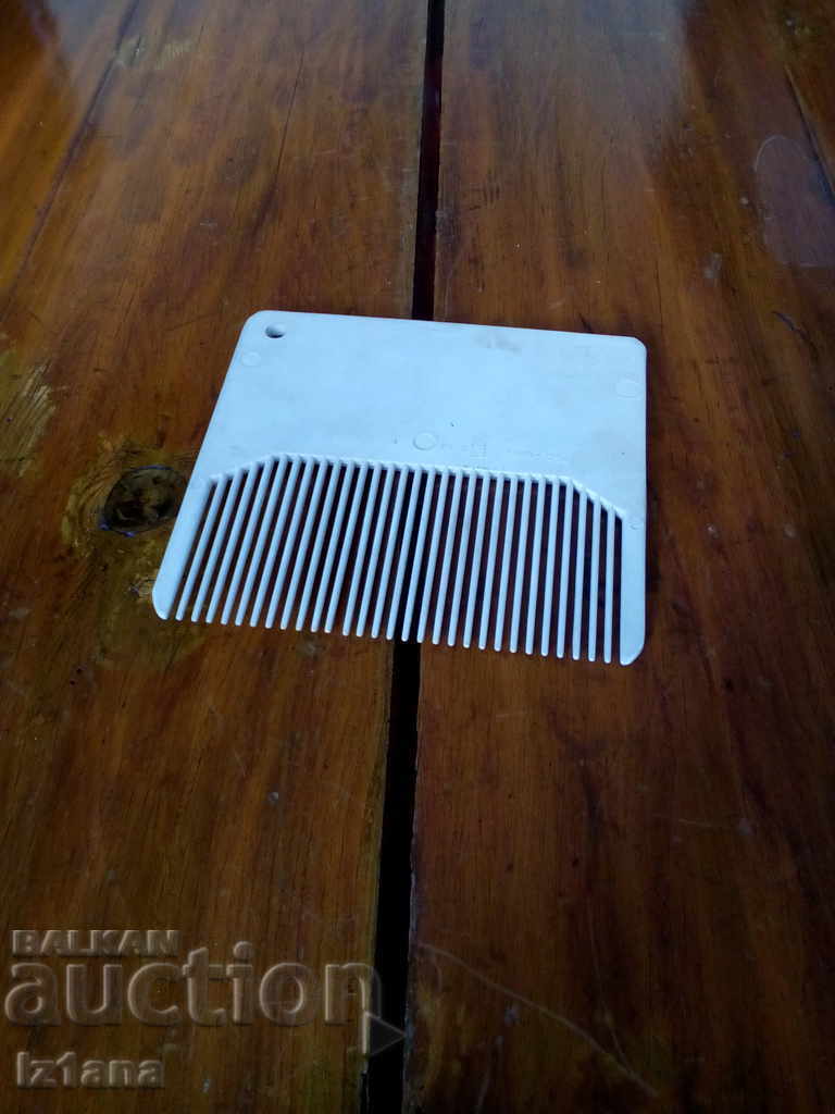 Delivery of Old comb, comb Delivery of Old comb, comb