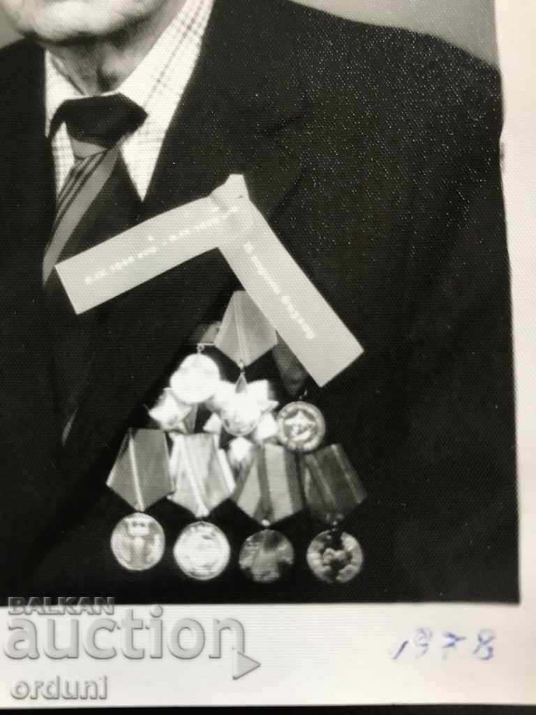 925 Bulgaria is a veteran guerrilla with orders and medals from the 70's with price 7.00 BGN | € 3.58 925 Bulgaria is a veteran guerrilla with orders and medals from the 70's with price 7.00 BGN | € 3.58