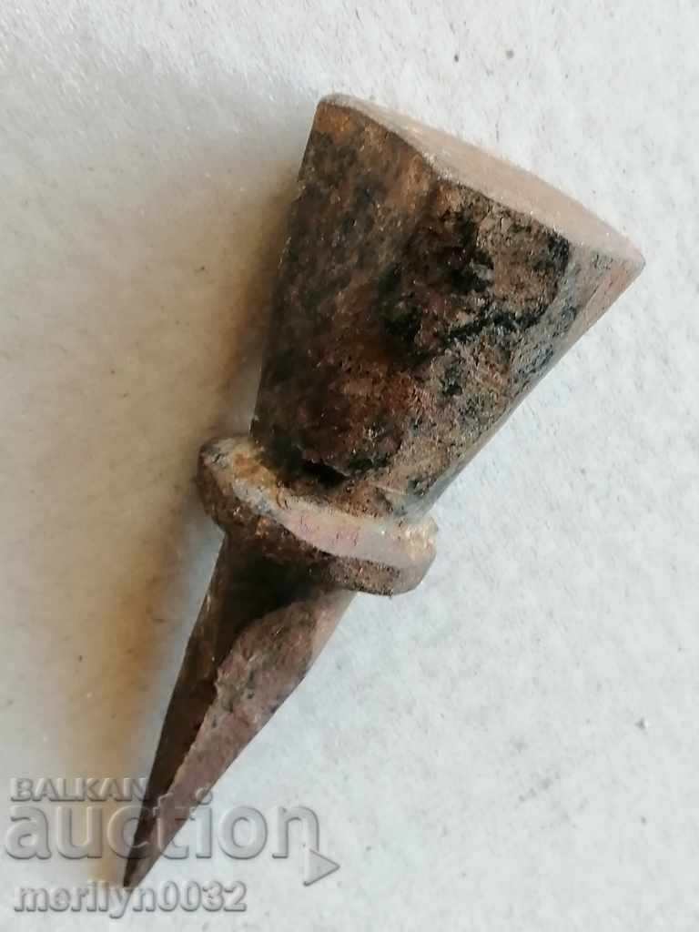 A primitive anvil for pinning hair - 6 A primitive anvil for pinning hair - 6