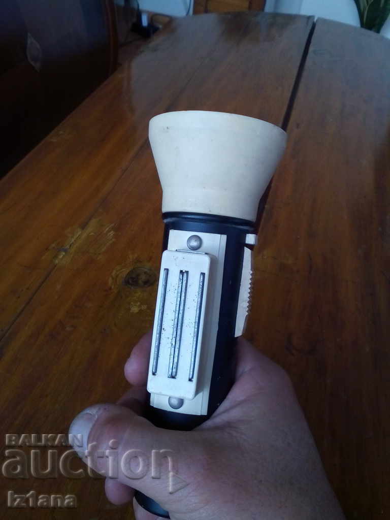 An old magnetic lantern, an Artas flashlight - 5