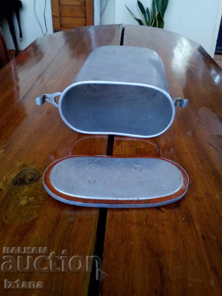 Old aluminum box - 6 Old aluminum box - 6