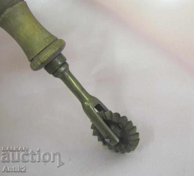 Auction 19th Century Dough Cutting Tool Auction 19th Century Dough Cutting Tool