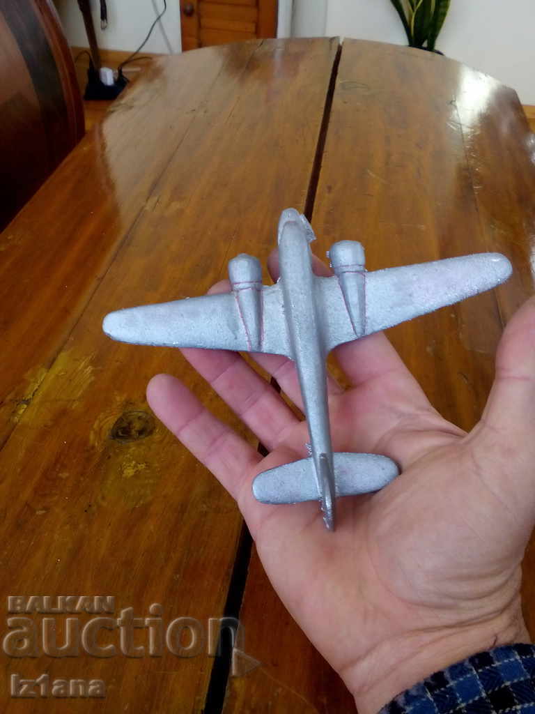 Un avion vechi, un avion - 6 Un avion vechi, un avion - 6