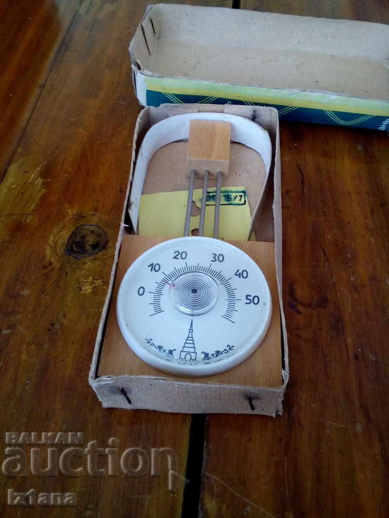 Old mechanical thermometer with price 35.00 BGN | € 17.90 Old mechanical thermometer with price 35.00 BGN | € 17.90