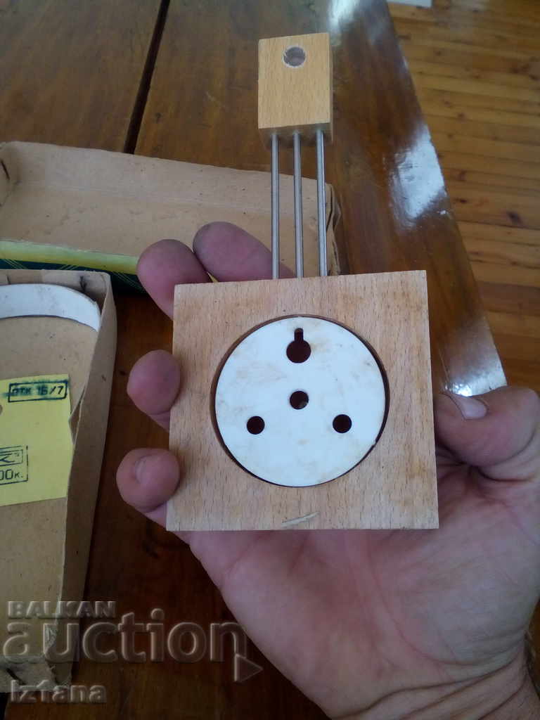 Old mechanical thermometer - 5 Old mechanical thermometer - 5