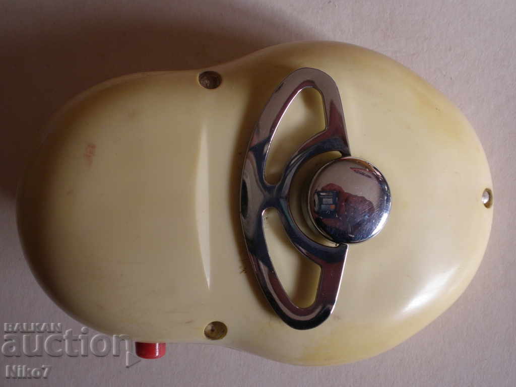 Παράδοση Παλιά ξυριστική χειροκίνητη ξυριστική μηχανή. Παράδοση Παλιά ξυριστική χειροκίνητη ξυριστική μηχανή.