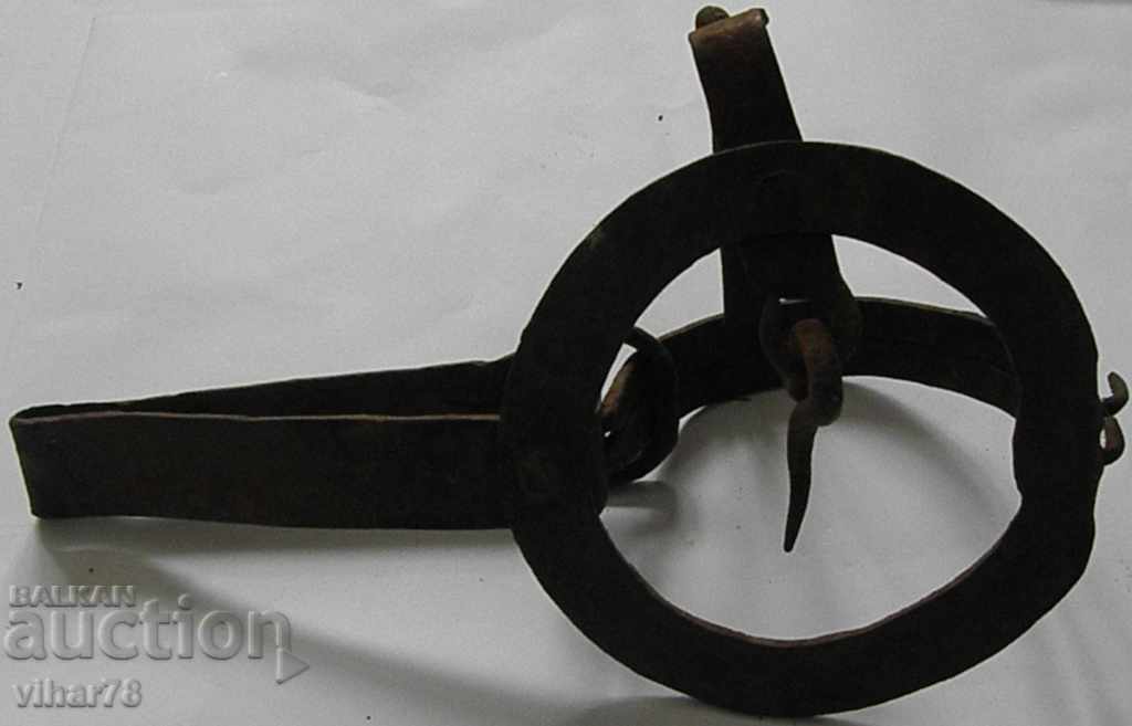 Old manual forged trap - 5 Old manual forged trap - 5