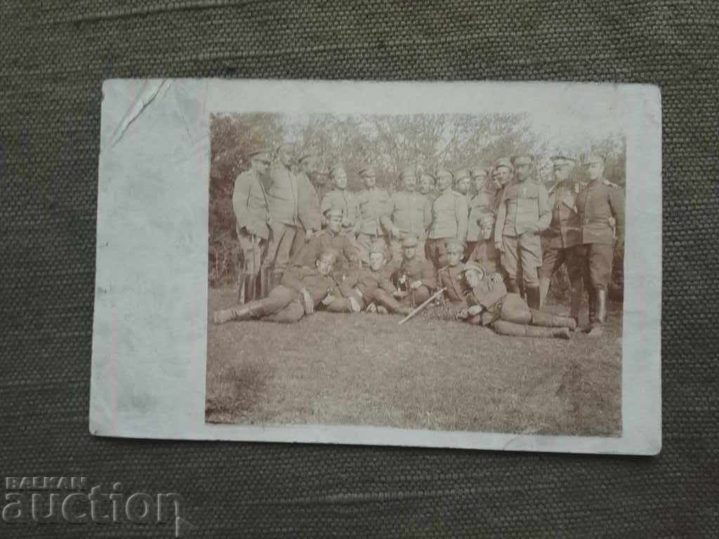 Πώς γιόρταζε ο μπαμπάς το Πάσχα το 1916