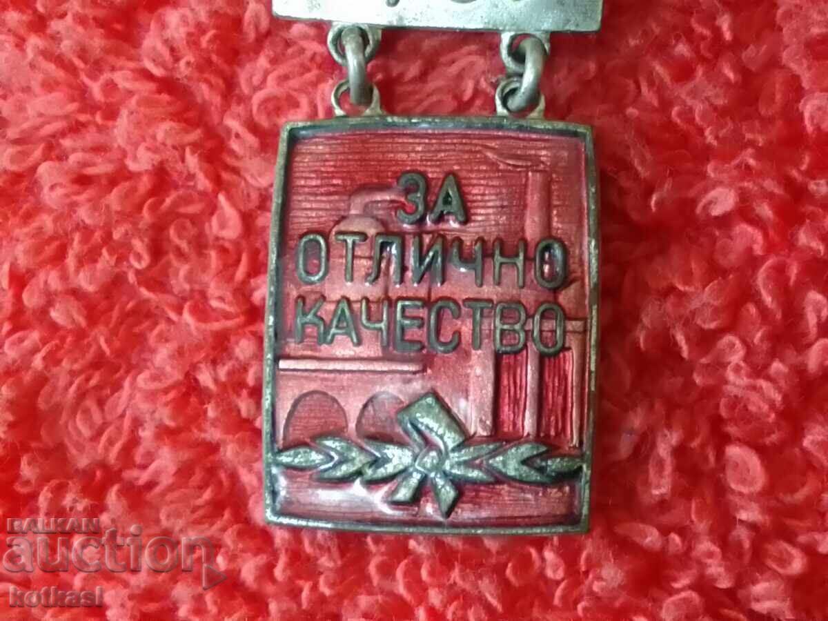 Auction Old social badge enamel carrier For excellent quality 1967 Auction Old social badge enamel carrier For excellent quality 1967