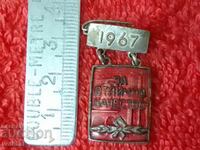 Vechi insignă socială email purtător Calitate excelentă 1967