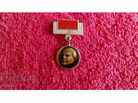 Old badge bearer Lenin