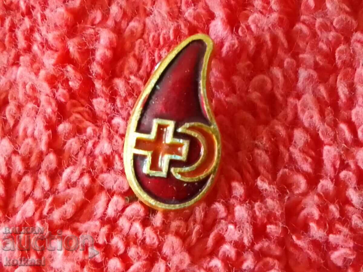 Auction  Old metal badge enamel Red Cross and Red Crescent