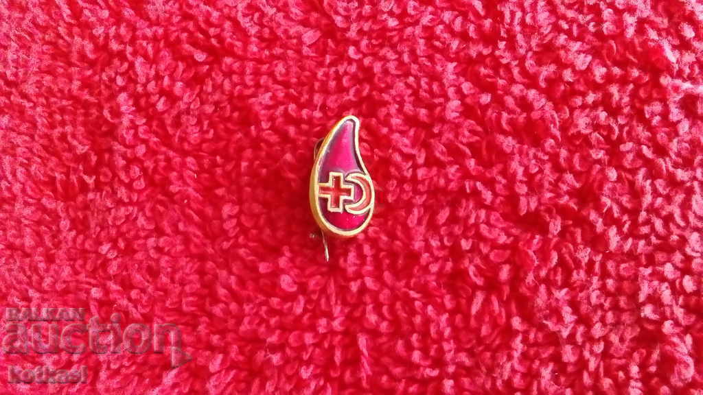 Delivery of Old metal badge enamel Red Cross and Red Crescent