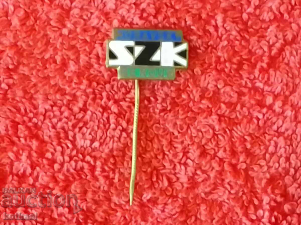 Old solid bronze pin badge SZK MORAVSKY BEROUN - 5 Old solid bronze pin badge SZK MORAVSKY BEROUN - 5