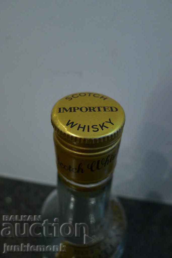 Delivery of CRAIG ATHOL WHISKEY COLLECTION Bottle, 80s !!! Delivery of CRAIG ATHOL WHISKEY COLLECTION Bottle, 80s !!!