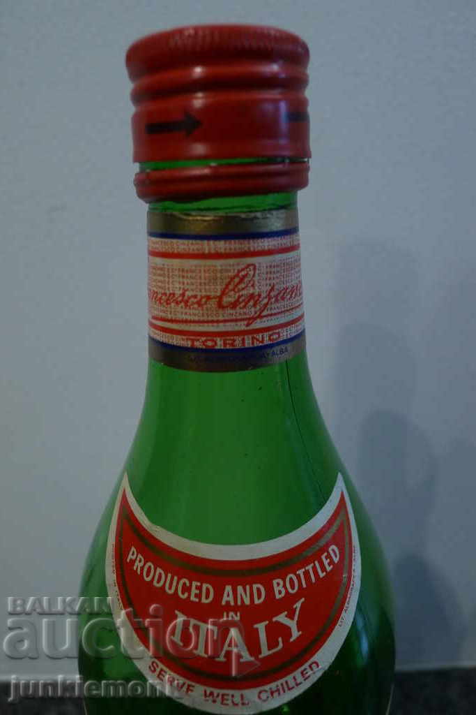 Delivery of COLLECTION BOTTLE OF VERMUT "CINZANO", 80'S YEARS !!!