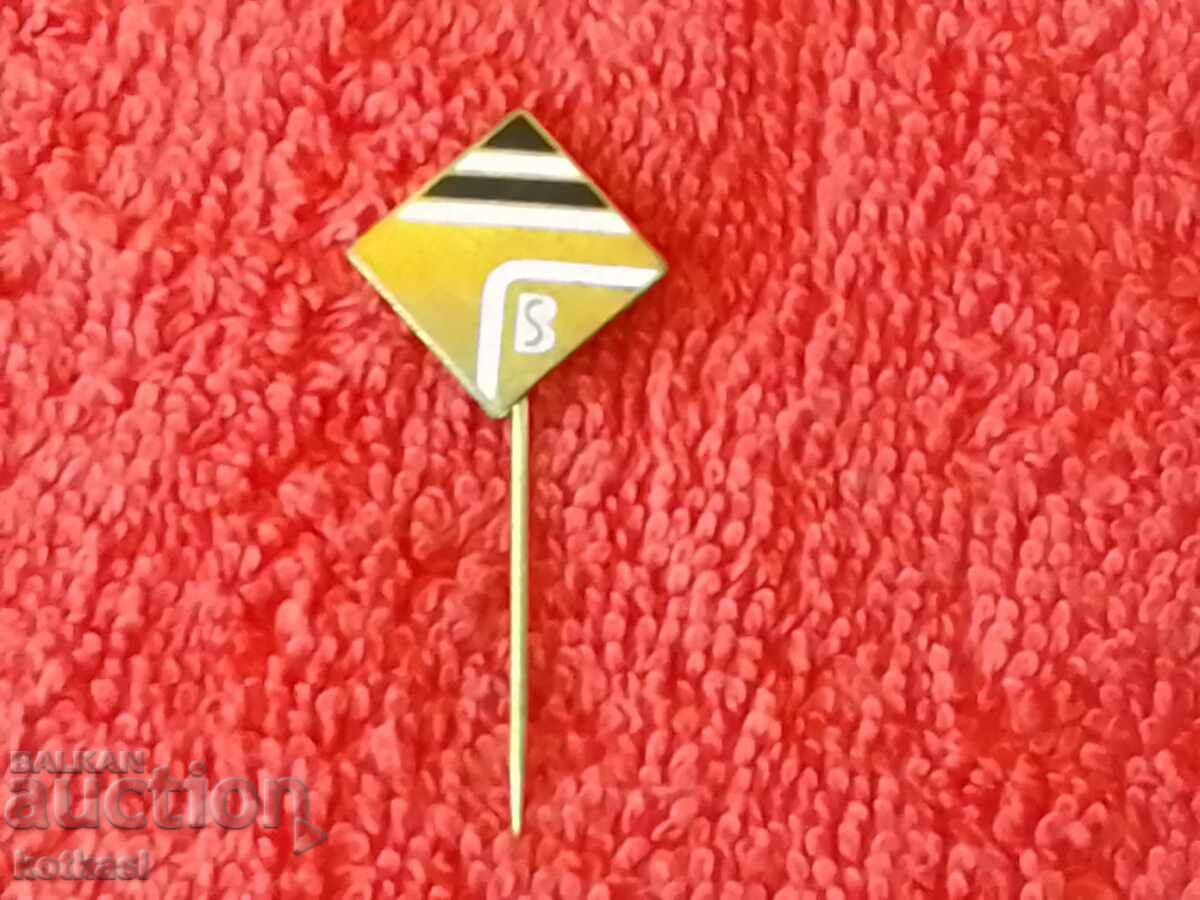 Old massive badge bronze pin - 5 Old massive badge bronze pin - 5