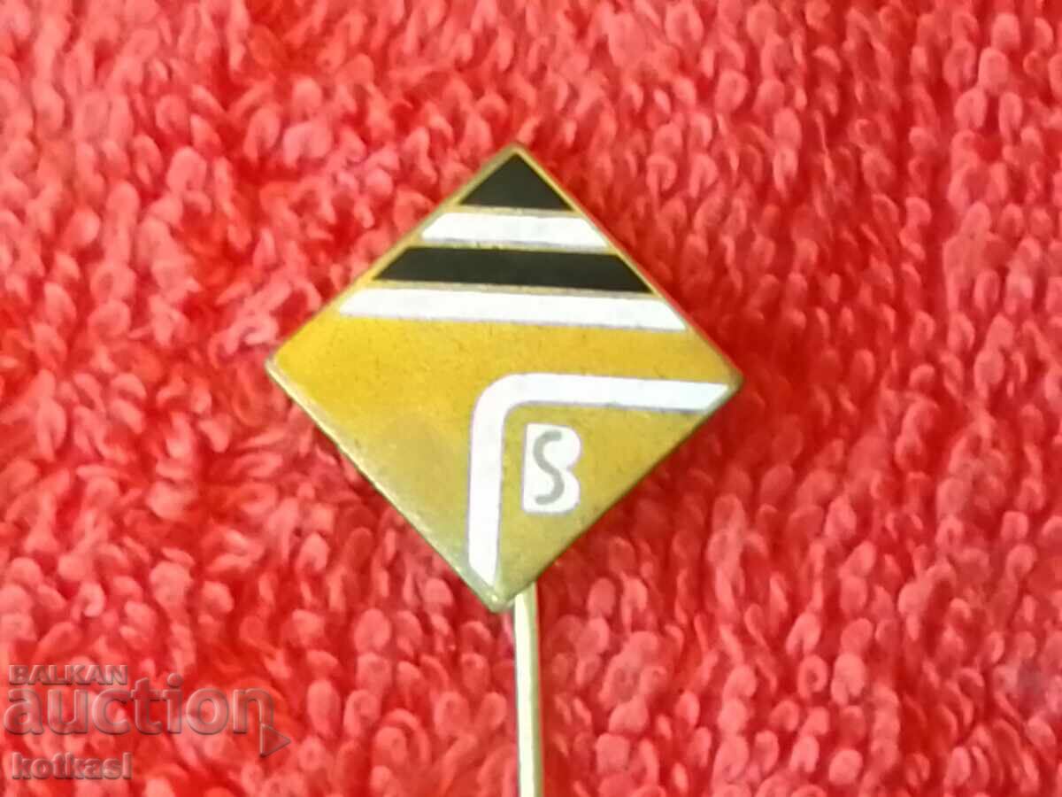 Old massive badge bronze pin - 6 Old massive badge bronze pin - 6