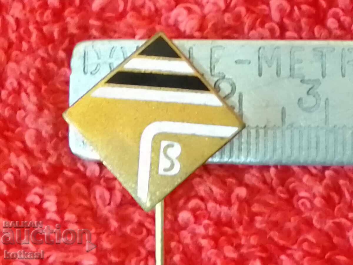 Old massive badge bronze pin Old massive badge bronze pin