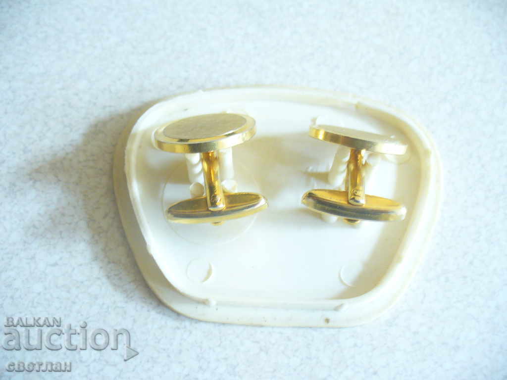 GOLD-PLATED CUFFLINKS 2 with price 17.00 BGN | € 8.69 GOLD-PLATED CUFFLINKS 2 with price 17.00 BGN | € 8.69