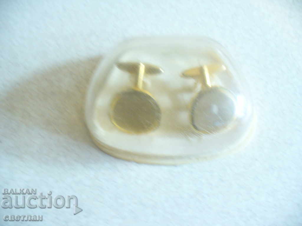 Auction GOLD-PLATED CUFFLINKS 2 Auction GOLD-PLATED CUFFLINKS 2