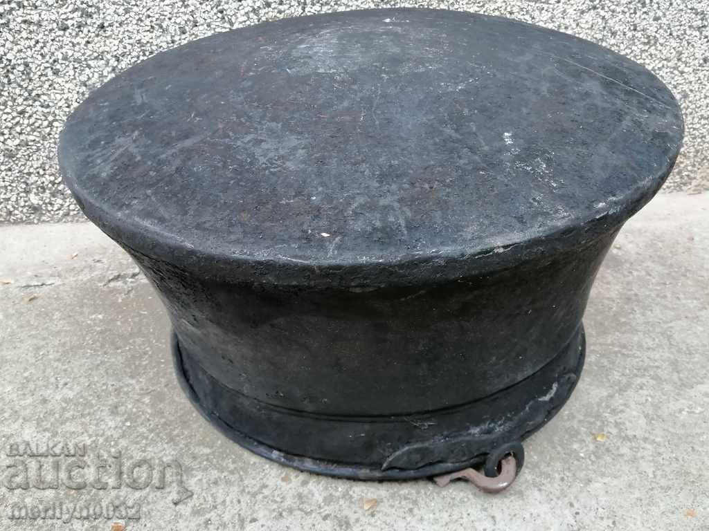 Delivery of Old harania, a copper pot, a big boiler, a baker, a bumper Delivery of Old harania, a copper pot, a big boiler, a baker, a bumper