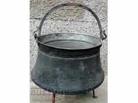 Harania veche, vas de cupru, ceaun mare, cupru, praf