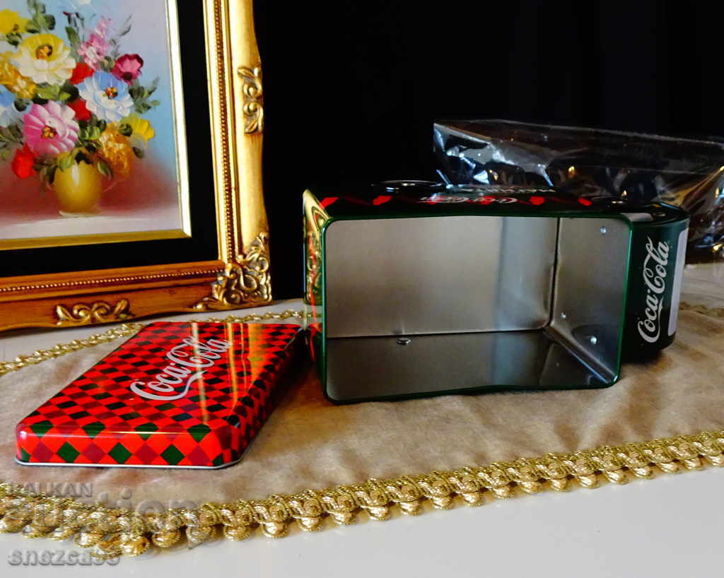 Coca-Cola truck, metal can. - 6