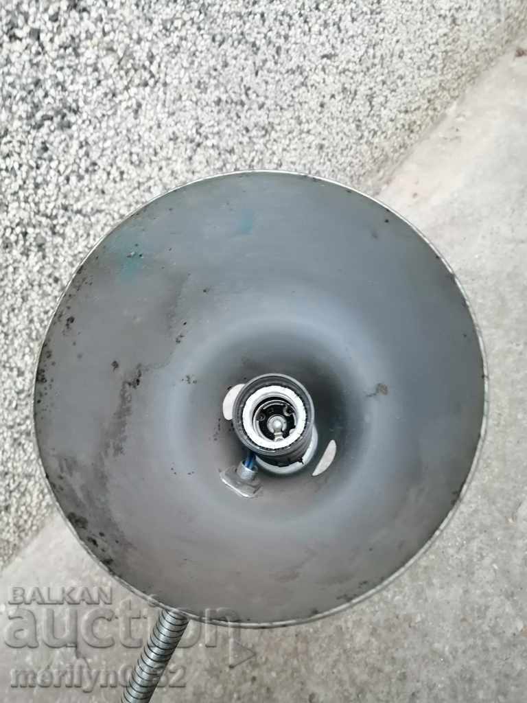 Amortizor reflector de noapte de 70 de ani cu preț 46.00 BGN | € 23.52 Amortizor reflector de noapte de 70 de ani cu preț 46.00 BGN | € 23.52