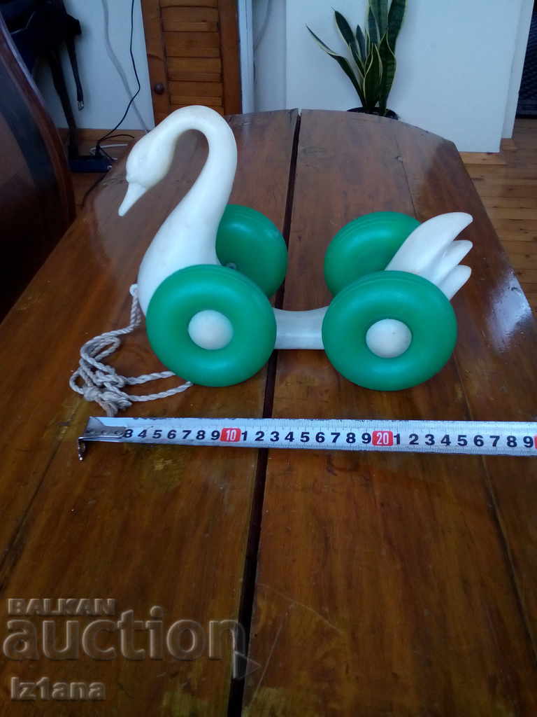 Auction An old goose toy Auction An old goose toy