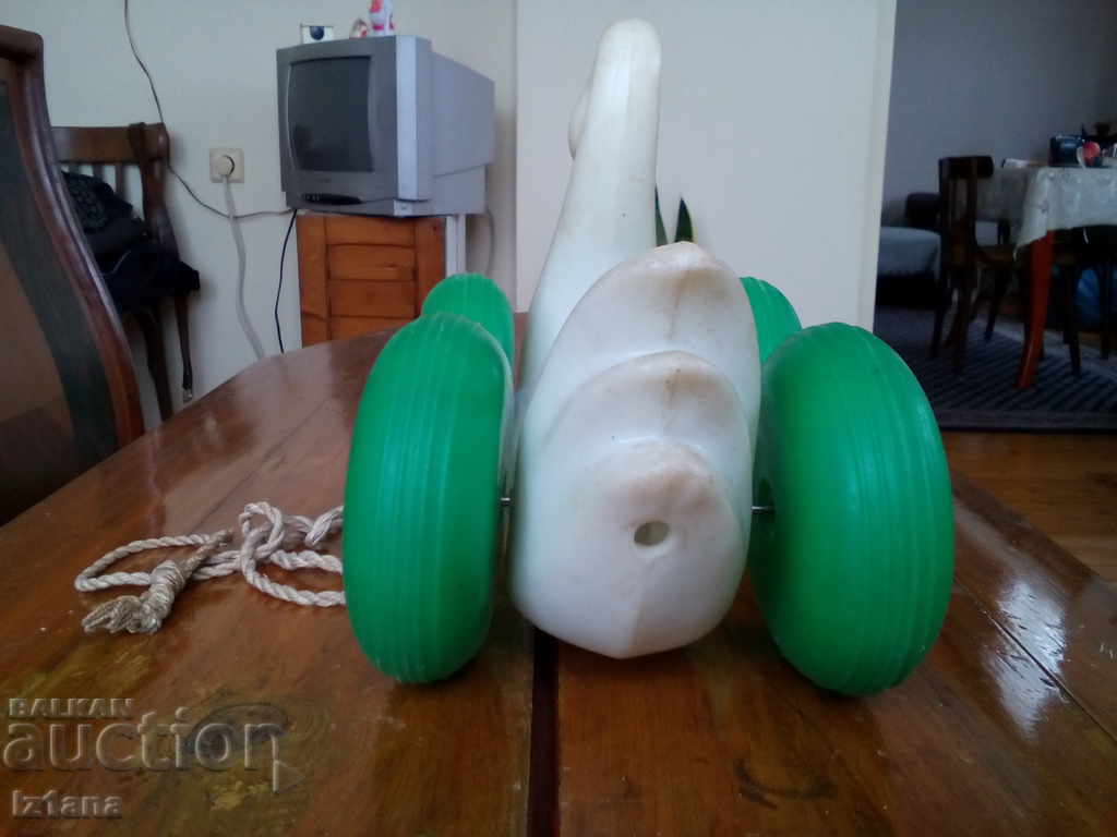 Delivery of An old goose toy Delivery of An old goose toy