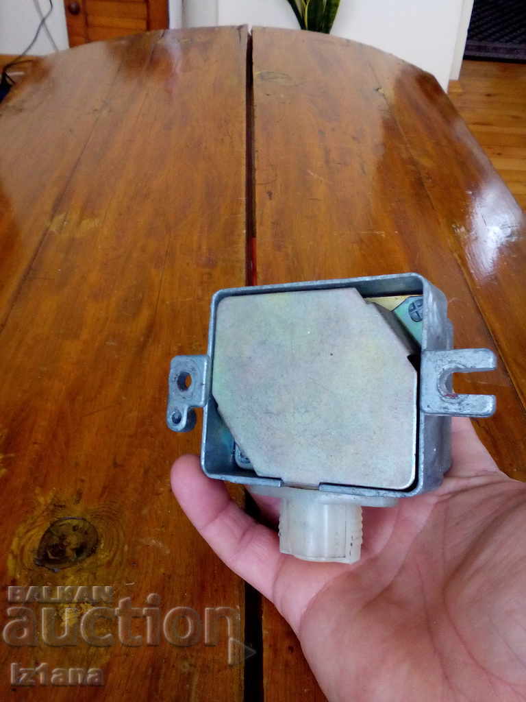 Auction Old relay 201 3702 Auction Old relay 201 3702