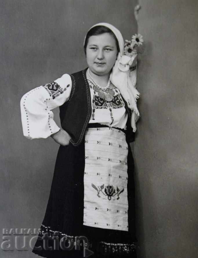 Auction  . WRITING APPLE RISE CARRIER OLD PHOTOS