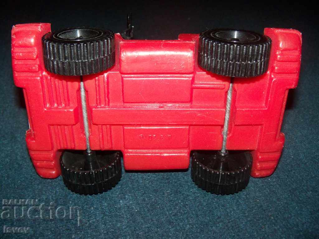 Ένα παλιό πλαστικό παιχνίδι παιχνιδιού που κατασκευάστηκε στη Βουλγαρία - 6 Ένα παλιό πλαστικό παιχνίδι παιχνιδιού που κατασκευάστηκε στη Βουλγαρία - 6