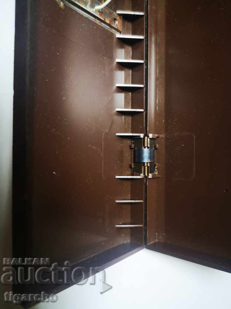 Auction Pen box Auction Pen box