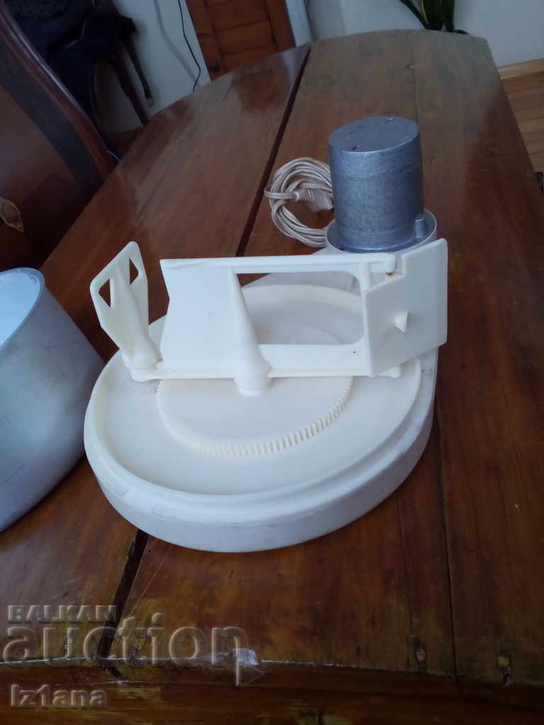 Delivery of An old ice cream machine Delivery of An old ice cream machine