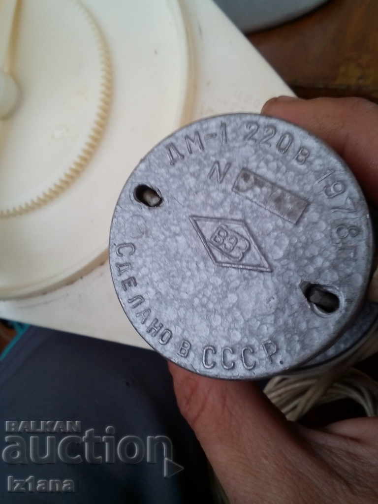 An old ice cream machine - 6 An old ice cream machine - 6