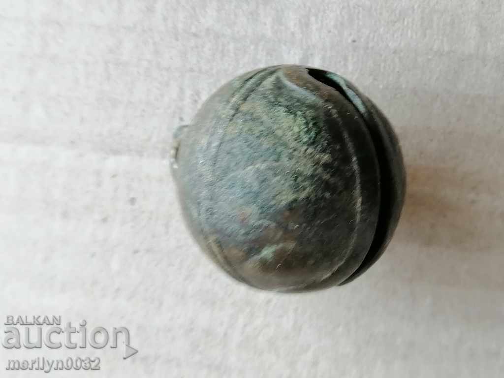 Бронзово звънче за конски впряг тип орехче - 19-ти век с цена 38.00 лв. | € 19.43 Бронзово звънче за конски впряг тип орехче - 19-ти век с цена 38.00 лв. | € 19.43