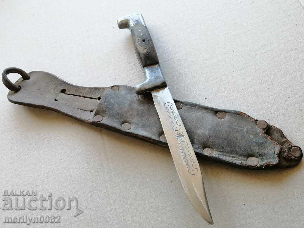 An old hiking knife with a buffalo horn handle with price 79.00 BGN | € 40.39 An old hiking knife with a buffalo horn handle with price 79.00 BGN | € 40.39